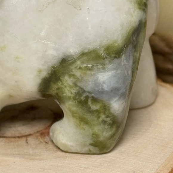 Jade Elephant - Picture 5 of 10